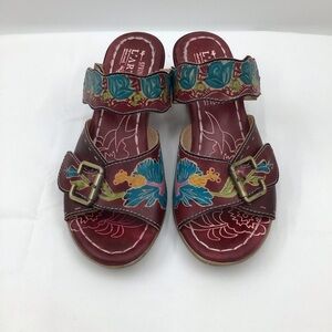 L'Artiste by Spring Step Cabernet Ozuna Women's Red Floral Sandals